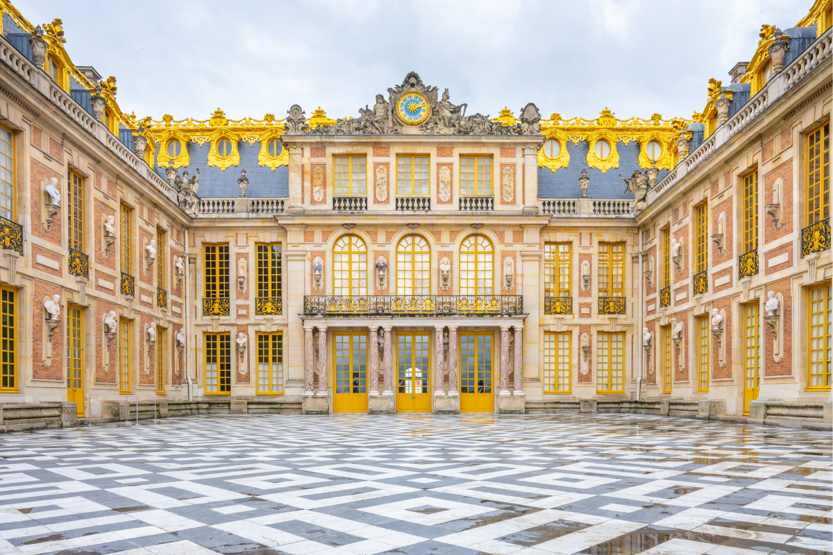 Explore France tours and excursions with a private chauffeur - Paris Eagle Cab